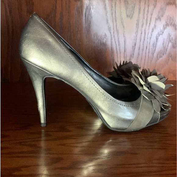 Carlos Santana Women's Heels Size 8 - Picture 2 of 6